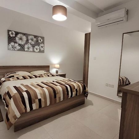Lovely Apartment With Side Sea View St. Paul's Bay Esterno foto