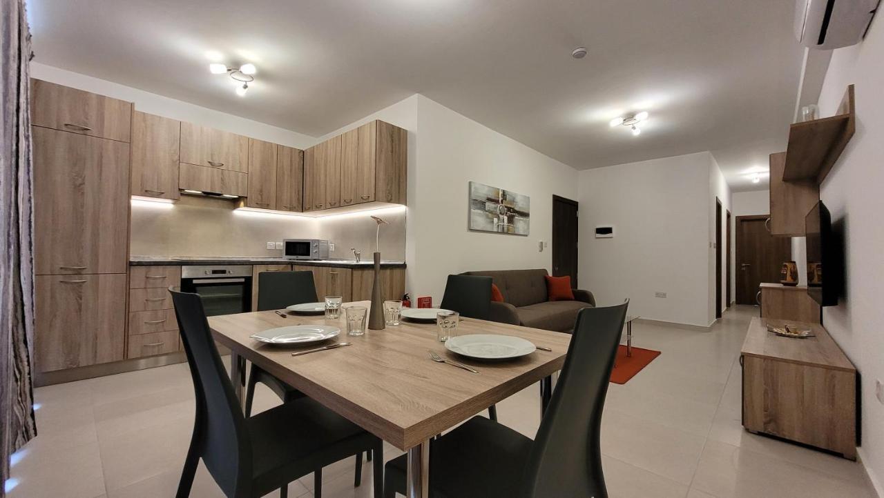 Lovely Apartment With Side Sea View St. Paul's Bay Esterno foto