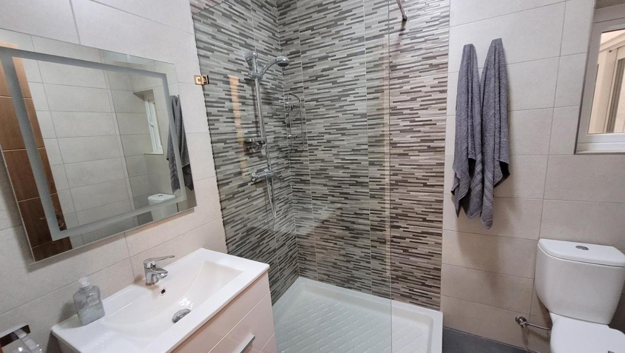 Lovely Apartment With Side Sea View St. Paul's Bay Esterno foto