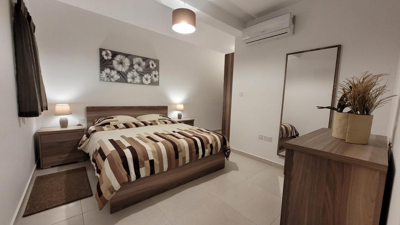 Lovely Apartment With Side Sea View St. Paul's Bay Esterno foto