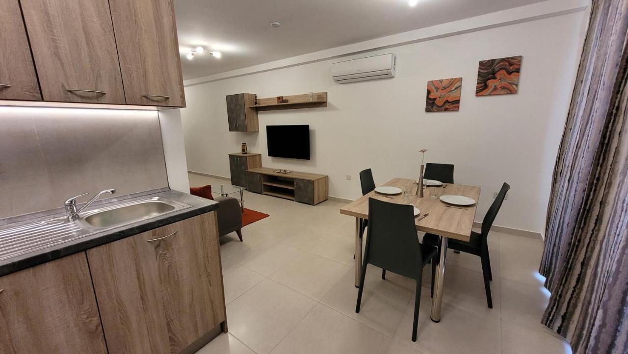 Lovely Apartment With Side Sea View St. Paul's Bay Esterno foto